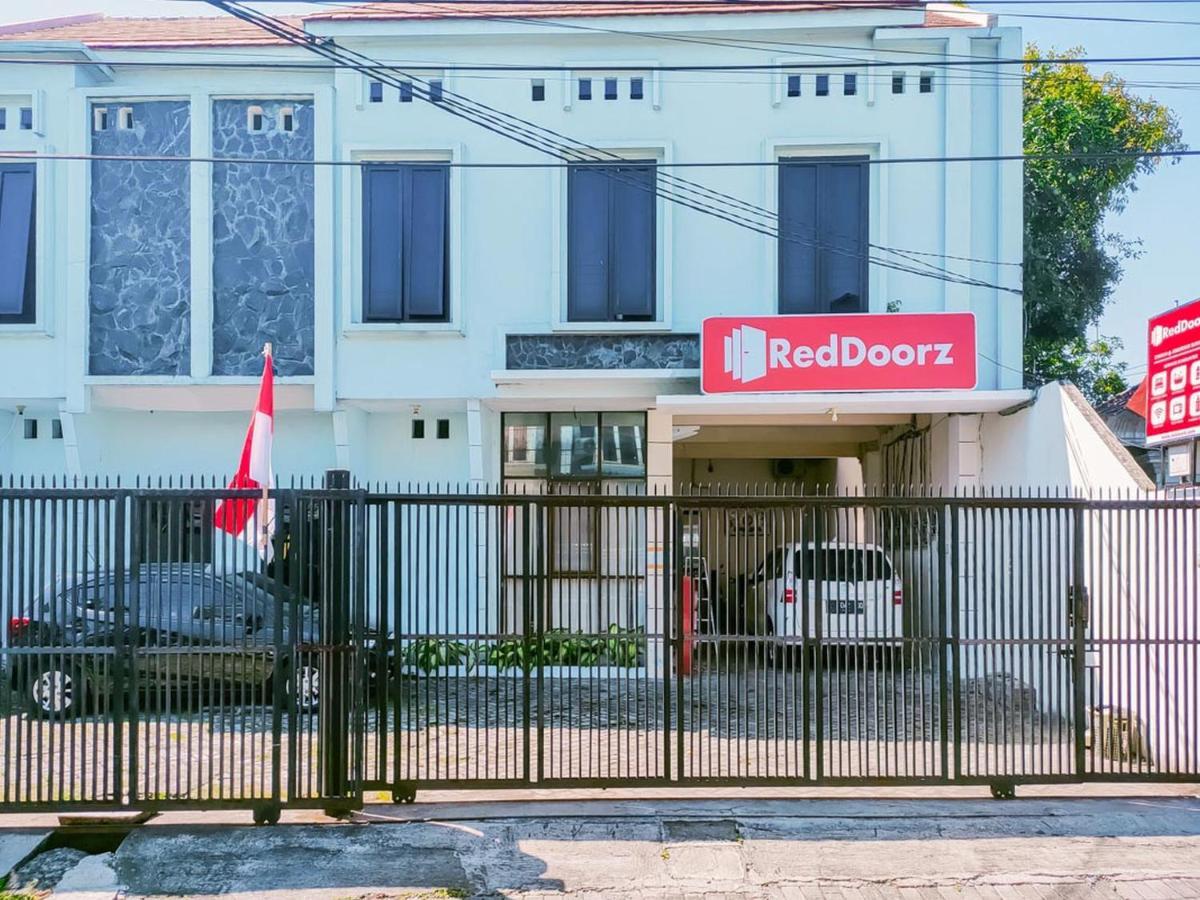 Reddoorz Syariah At Jemursari Surabaya Hotel Eksteriør billede