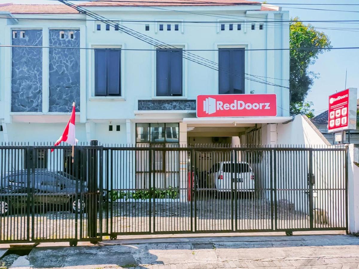 Reddoorz Syariah At Jemursari Surabaya Hotel Eksteriør billede